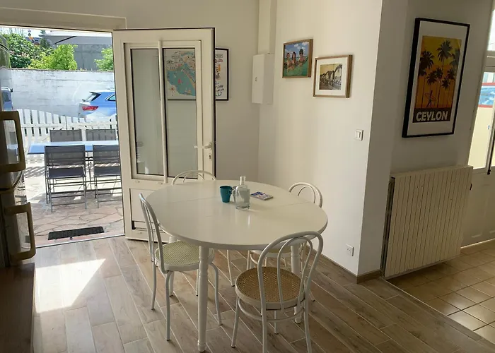 Maison De Caractere Au Coeur De Gilles Croix De Vie Holiday home Saint-Gilles-Croix-de-Vie