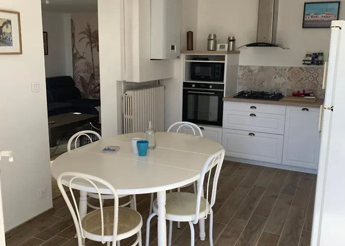 Holiday home Maison De Caractere Au Coeur De Gilles Croix De Vie